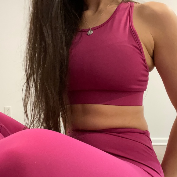 βVery Berryβ Trinity Sports Bra π The Fabletics Trinity High-Impact Sports Bra - Picture 11 of 11
